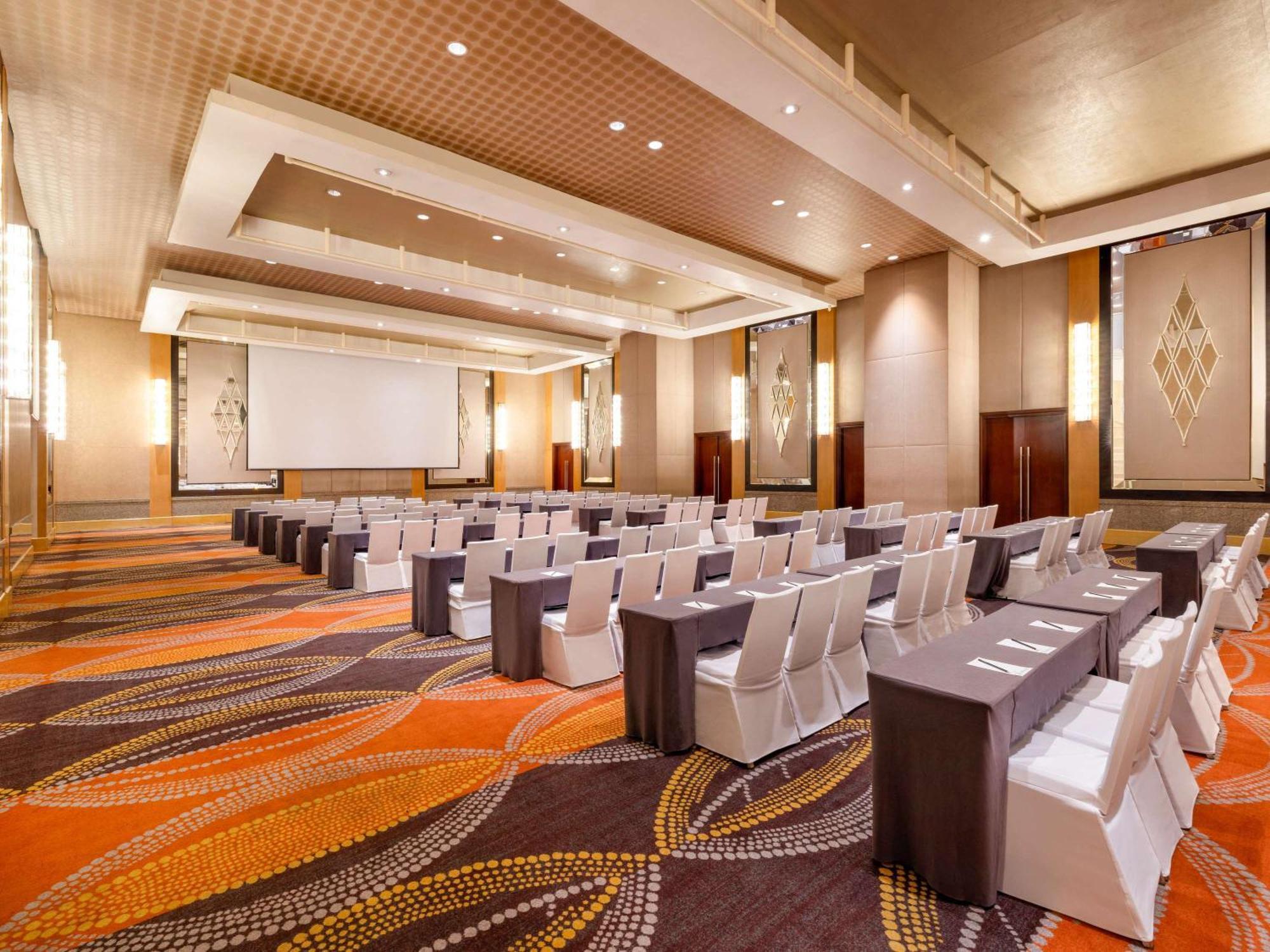 Fairmont Makati Hotel Makati City Exterior photo The ballroom