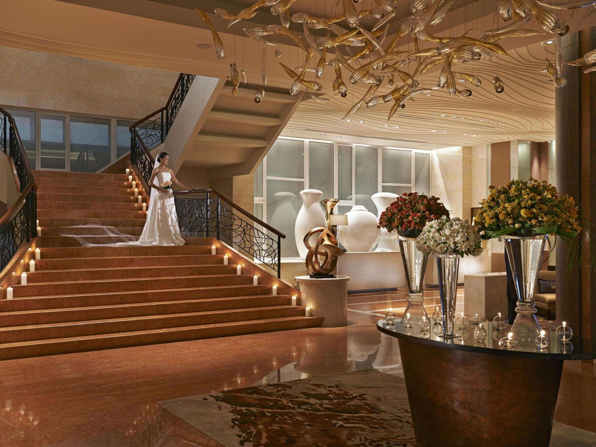 Fairmont Makati Hotel Makati City Exterior photo The lobby of the hotel