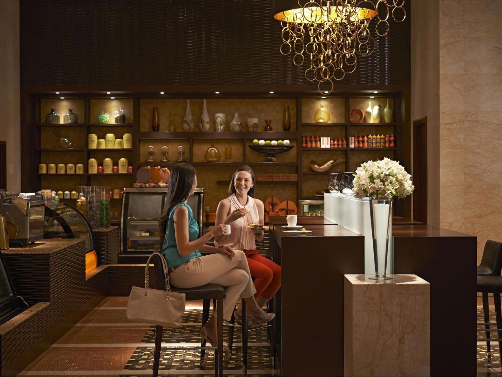 Fairmont Makati Hotel Makati City Exterior photo The Coffee Bar
