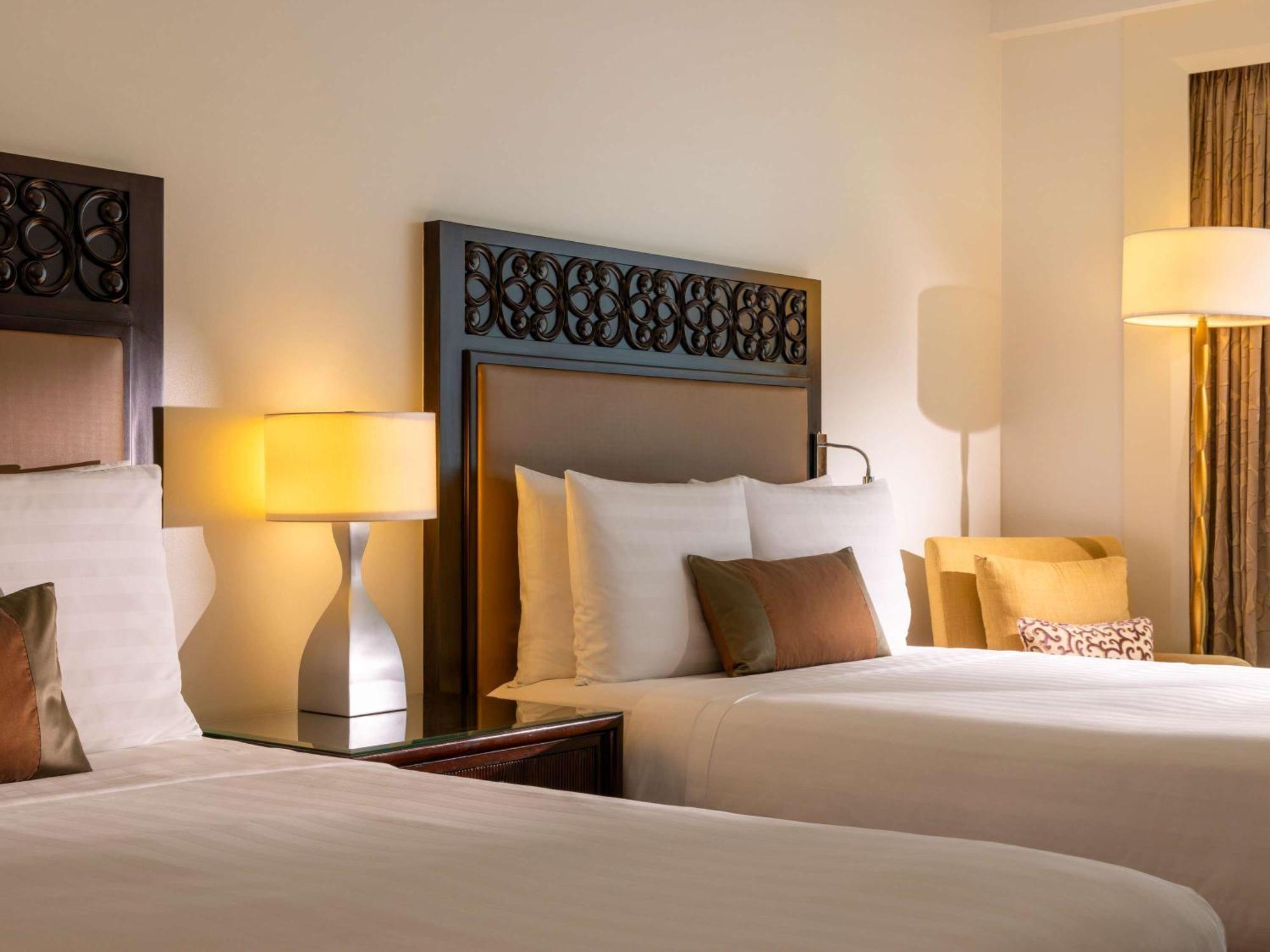 Fairmont Makati Hotel Makati City Exterior photo Deluxe Room