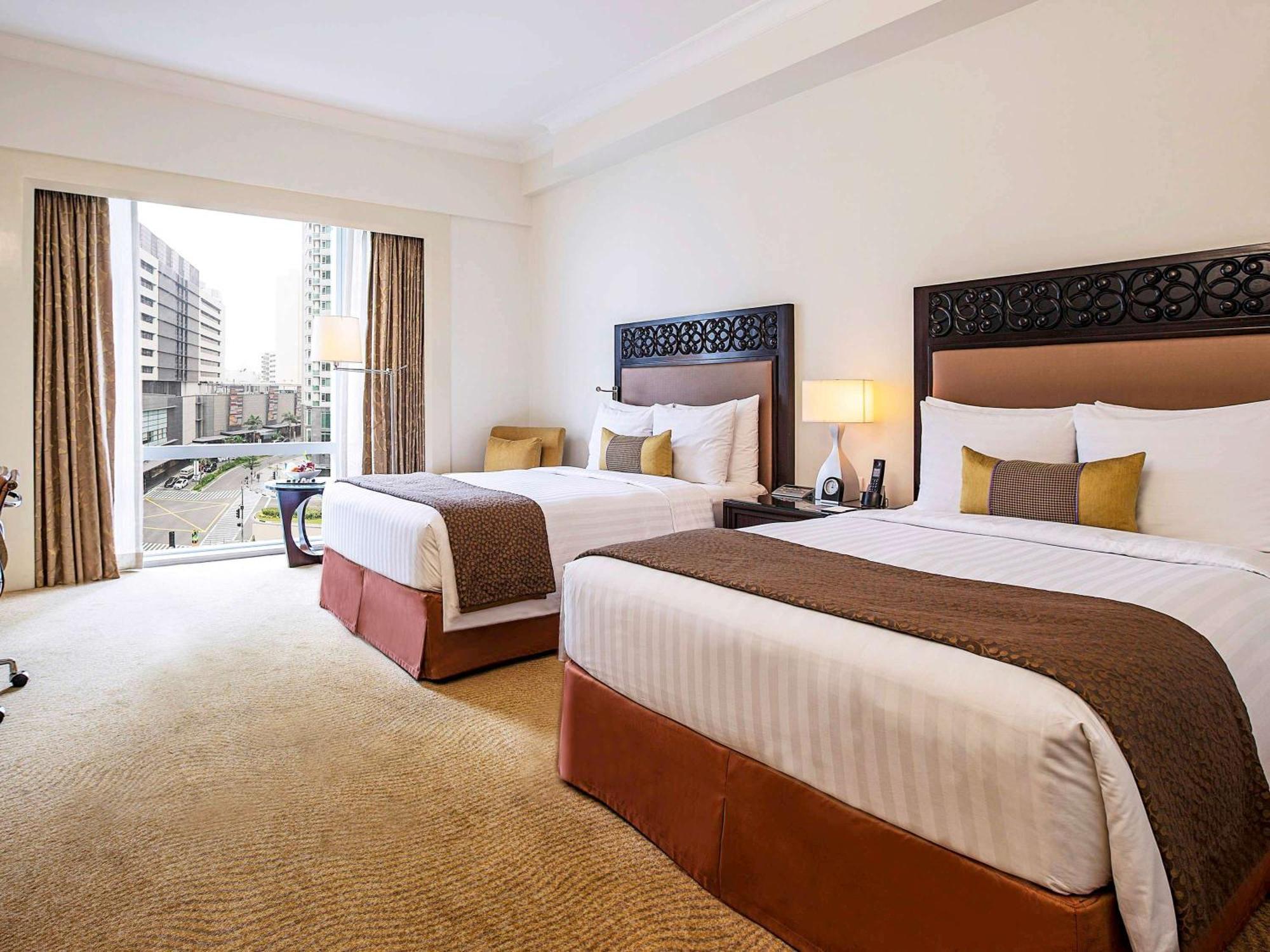 Fairmont Makati Hotel Makati City Exterior photo Deluxe Room