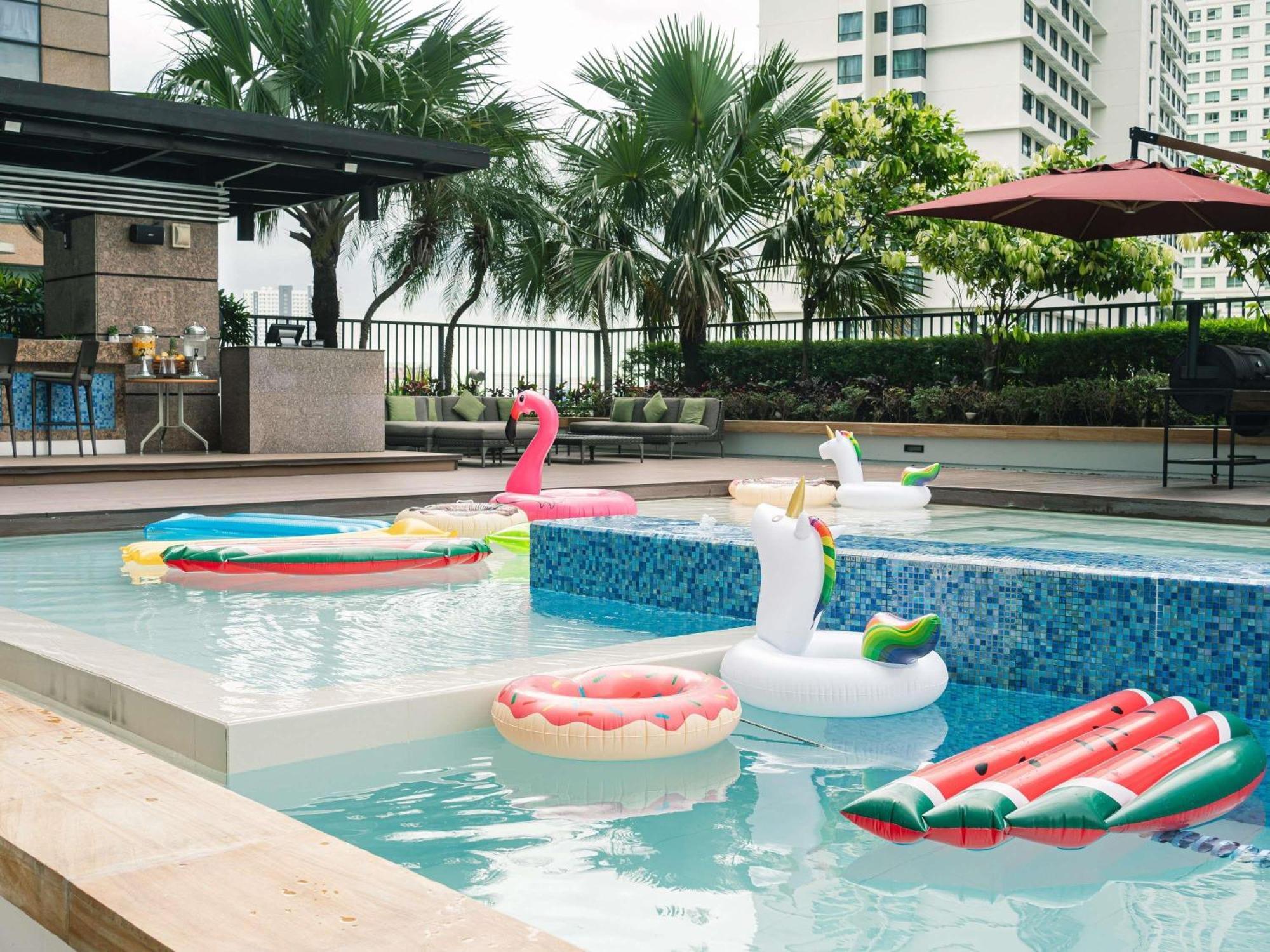 Fairmont Makati Hotel Makati City Exterior photo